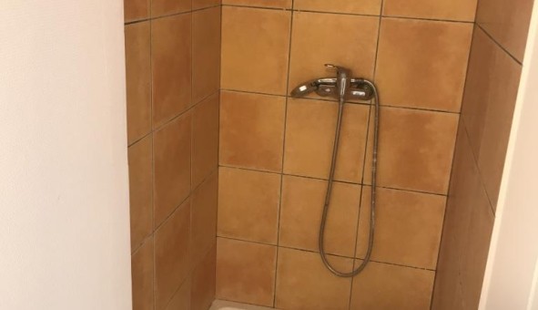Logement tudiant Studio à Bourg ls Valence (26500)