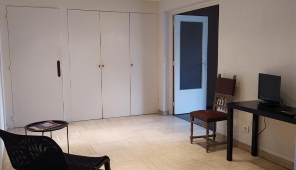 Logement étudiant Studio à Bron (69500)