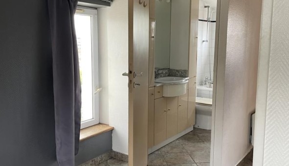 Logement tudiant Studio à Bron (69500)