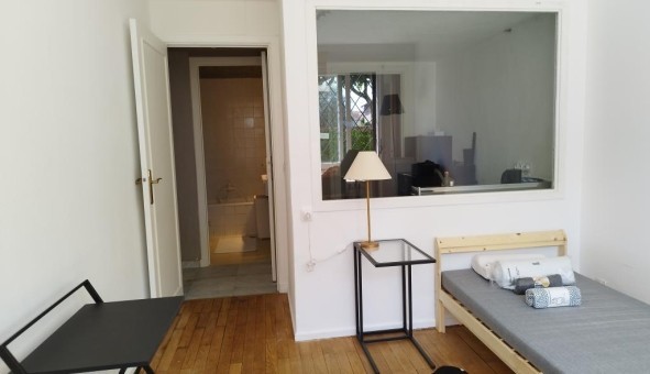 Logement étudiant Location Studio Vide Bron (69500)
