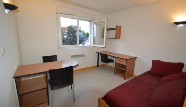 Logement étudiant Location Studio Vide Bron (69500)