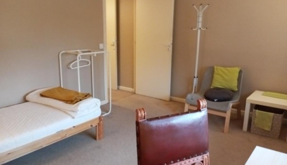 Logement tudiant Location Studio Vide Bron (69500)