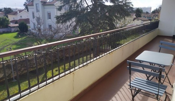 Logement tudiant Studio à Bron (69500)