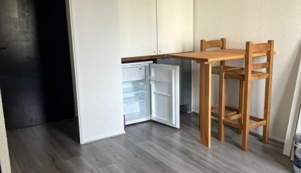 Logement tudiant Location Studio Vide Bussy Saint Georges (77600)