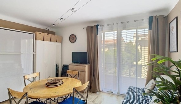 Logement �tudiant Studio &agrave; Carpentras (84200)