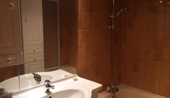 Logement tudiant Studio à Carqueiranne (83320)