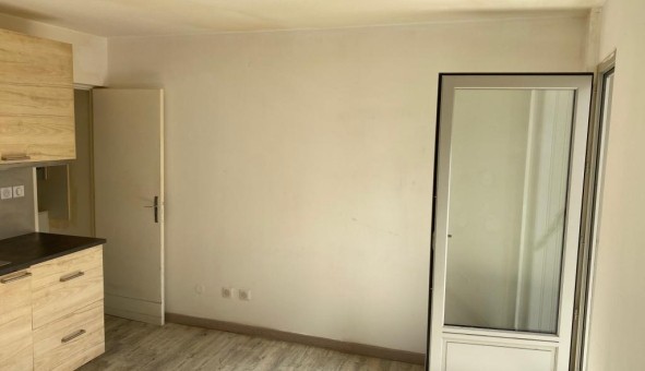 Logement tudiant Location Studio Vide Cavaillon (84300)
