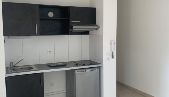 Logement tudiant Location Studio Vide Cenon (33150)