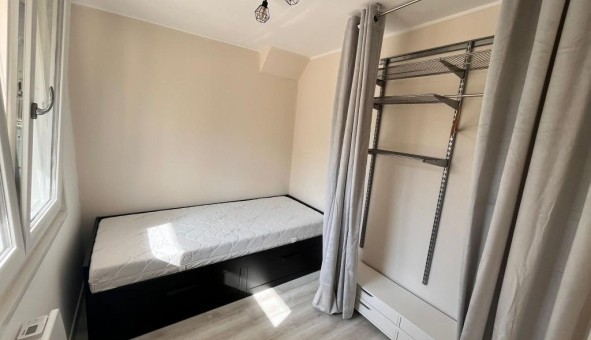 Logement tudiant Studio à Chalautre la Petite (77160)