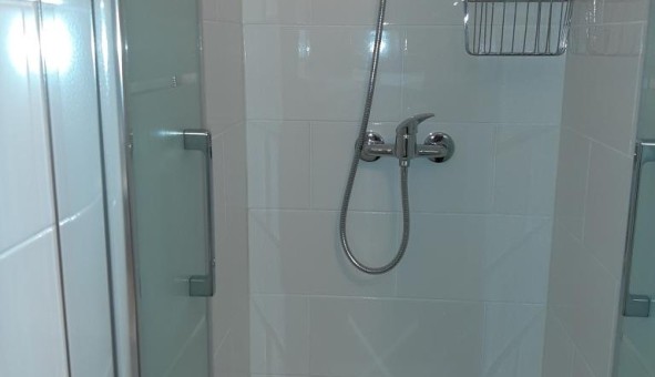 Logement �tudiant Studio &agrave; Chamali�res (63400)