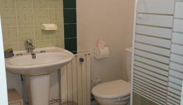Logement �tudiant Studio &agrave; Chamali�res (63400)