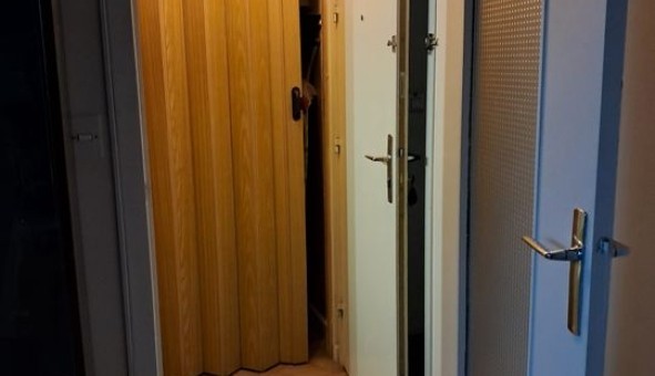 Logement �tudiant Studio &agrave; Chamali�res (63400)