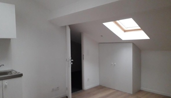 Logement tudiant Location Studio Vide Champagne au Mont d'Or (69410)