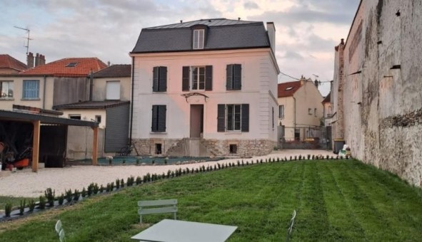 Logement �tudiant Studio &agrave; Champs sur Marne (77420)