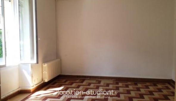 Logement tudiant Location Studio Vide Charleval (13350)