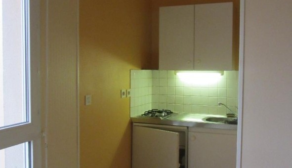 Logement tudiant Studio à Chartres (28000)