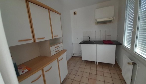 Logement tudiant Studio à Chartres (28000)