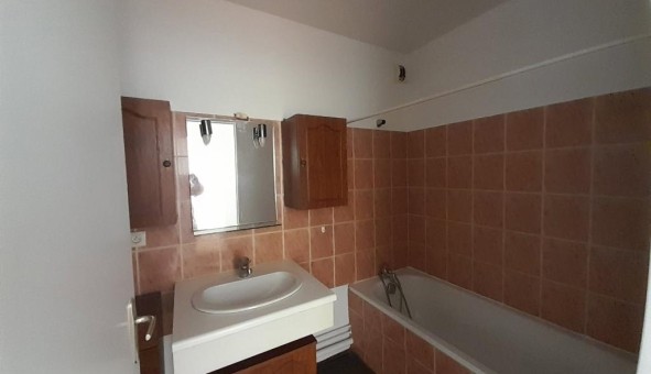 Logement tudiant Studio à Chartres (28000)