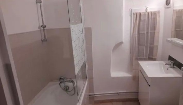 Logement �tudiant Studio &agrave; Ch�teaudouble (83300)