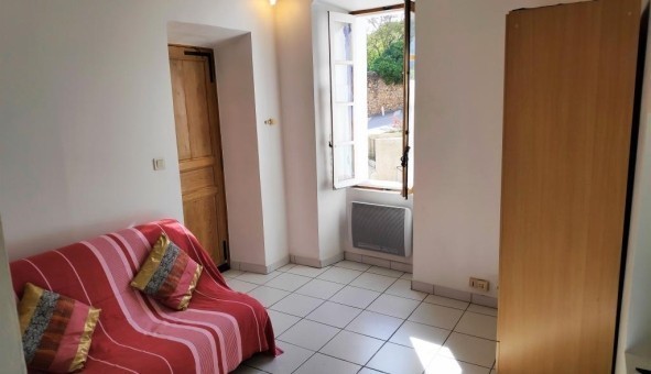 Logement tudiant Location Studio Vide Chteauneuf le Rouge (13790)