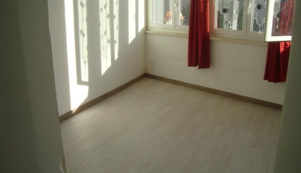 Logement tudiant Location Studio Vide Chteaurenard (13160)