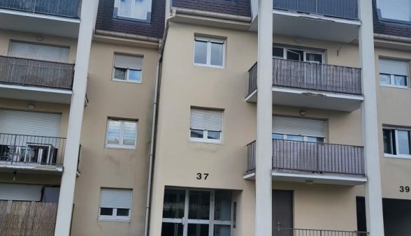 Logement étudiant Location Studio Vide Chevilly Larue (94550)