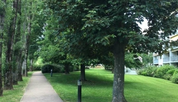 Logement �tudiant Studio &agrave; Chevilly Larue (94550)