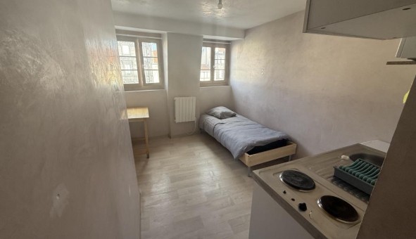 Logement tudiant Location Studio Vide Clermont Ferrand (63000)