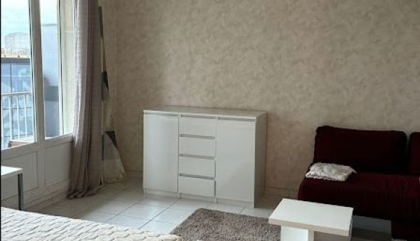 Logement �tudiant Studio &agrave; Clichy (92110)