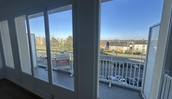 Logement tudiant Studio à Coignires (78310)