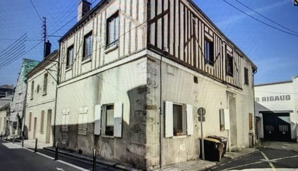 Logement tudiant Location Studio Vide Collemiers (89100)