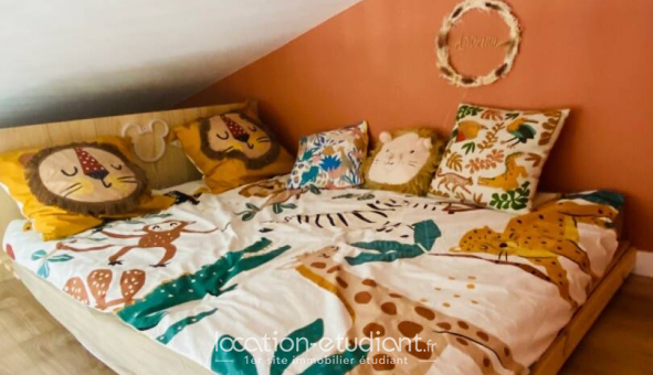 Logement tudiant Studio à Cond Sainte Libiaire (77450)