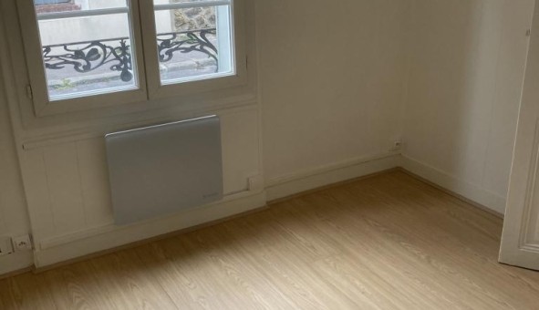 Logement tudiant Location Studio Vide Courbevoie (92400)
