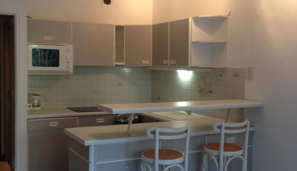 Logement tudiant Location Studio Vide Courbevoie (92400)