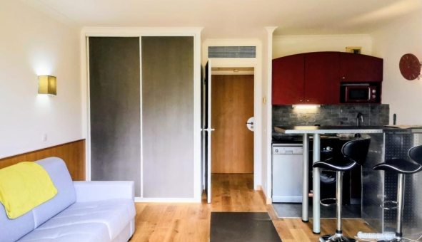 Logement tudiant Location Studio Vide Courbevoie (92400)