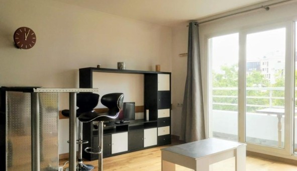 Logement �tudiant Studio &agrave; Courbevoie (92400)