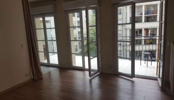 Logement �tudiant Location Studio Vide Courbevoie (92400)