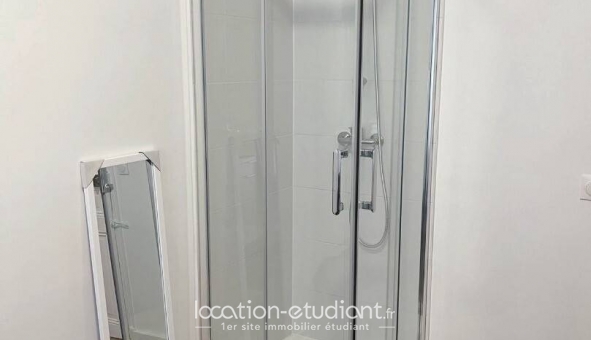 Logement étudiant Studio &agrave; Courbevoie (92400)