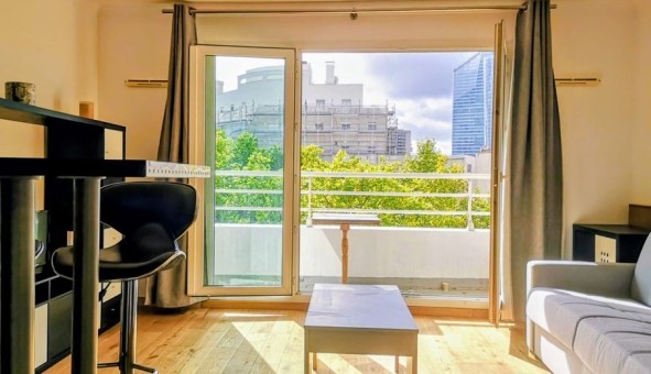 Logement �tudiant Studio &agrave; Courbevoie (92400)