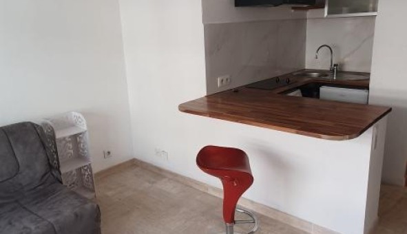 Logement �tudiant Studio &agrave; Coursegoules (06140)