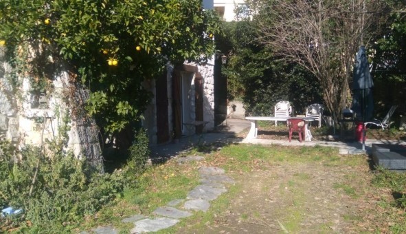 Logement �tudiant Location Studio Vide Coursegoules (06140)