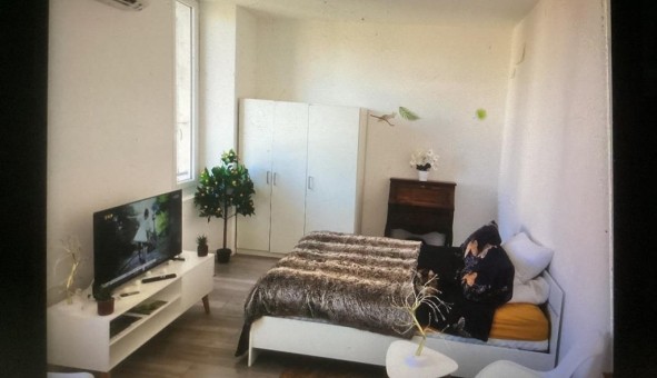 Logement tudiant Studio à Dauphin (04300)