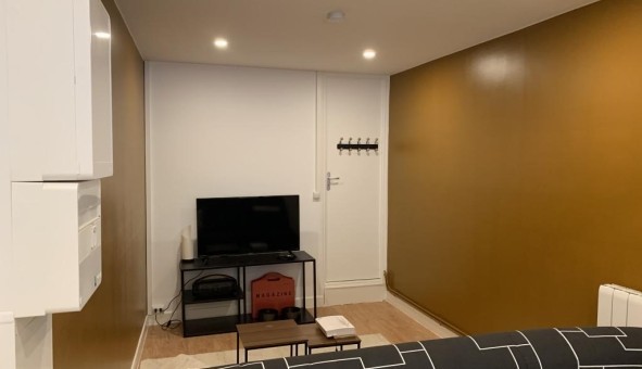 Logement tudiant Studio à Dorat (63300)