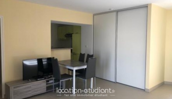 Logement tudiant Location Studio Vide pizon (52230)