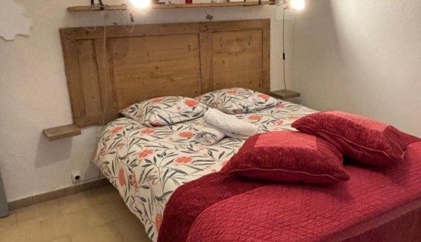 Logement tudiant Location Studio Vide Eyragues (13630)