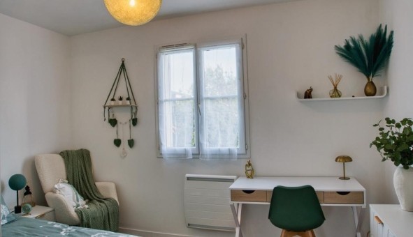 Logement tudiant Location Studio Vide Favires (77220)