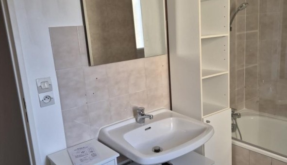 Logement �tudiant Studio &agrave; Favi�res (77220)