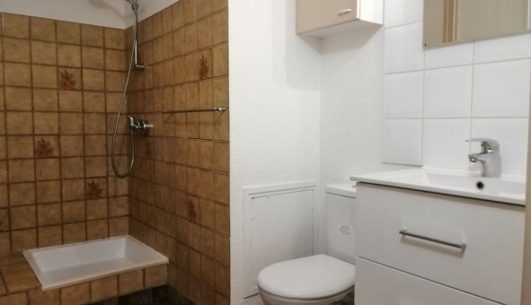 Logement �tudiant Studio &agrave; Fontaine le Puits (73600)