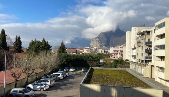 Logement tudiant Location Studio Vide Fontaine (38600)