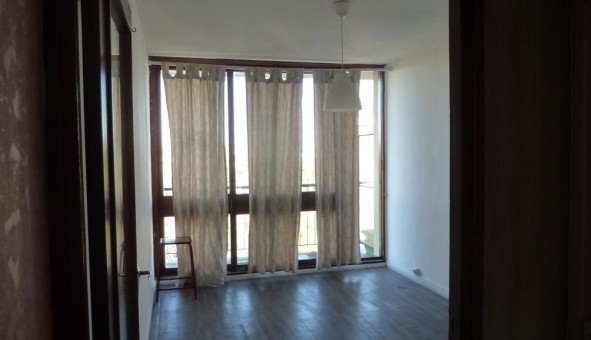 Logement étudiant Studio à Fontenay le Fleury (78330)
